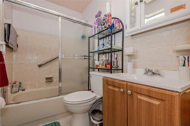 225 E 43rd St, Hialeah, FL 33013