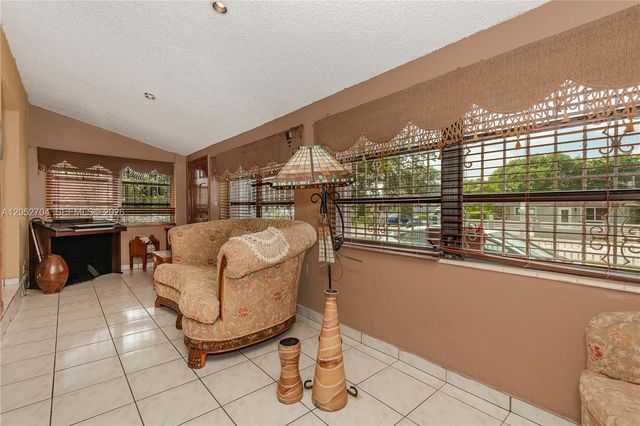225 E 43rd St, Hialeah, FL 33013