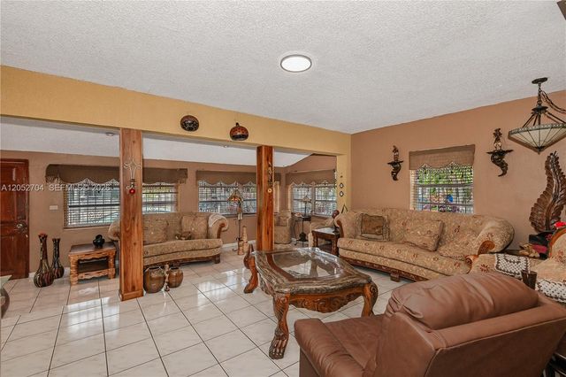 225 E 43rd St, Hialeah, FL 33013