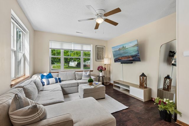 868 Princeton Avenue, Shakopee, MN 55379