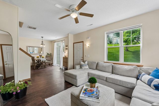 868 Princeton Avenue, Shakopee, MN 55379