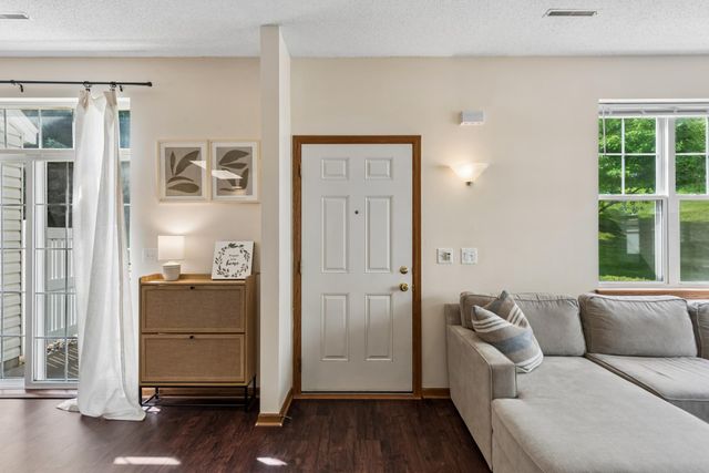 868 Princeton Avenue, Shakopee, MN 55379