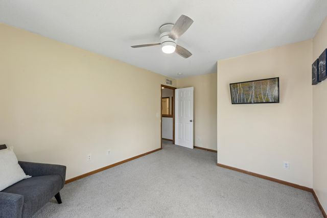 868 Princeton Avenue, Shakopee, MN 55379