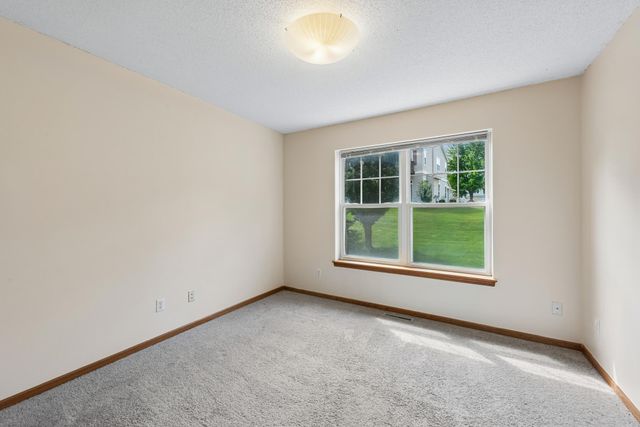 868 Princeton Avenue, Shakopee, MN 55379