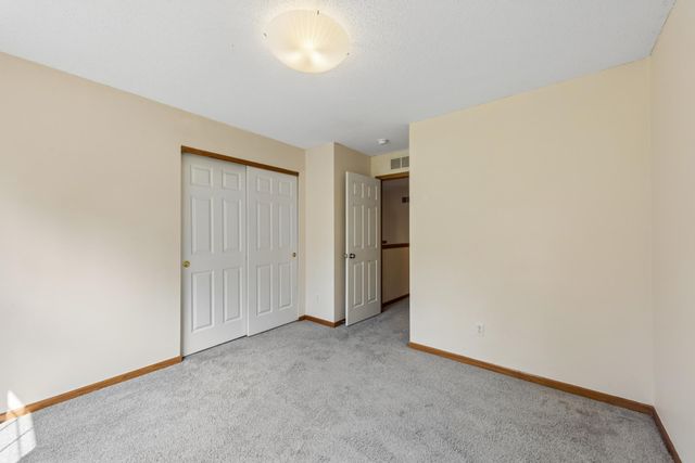 868 Princeton Avenue, Shakopee, MN 55379
