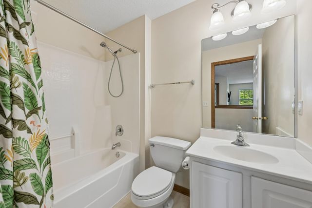 868 Princeton Avenue, Shakopee, MN 55379