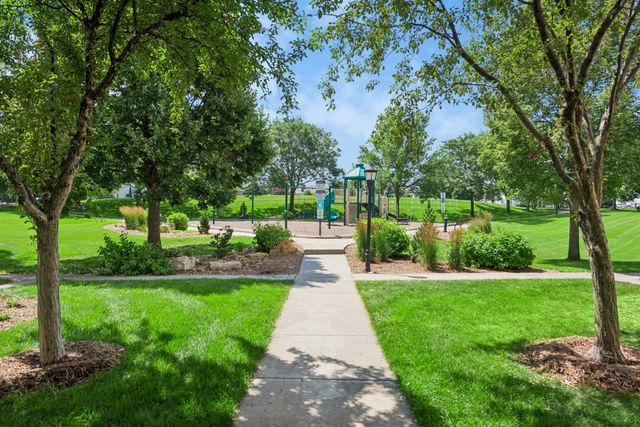 868 Princeton Avenue, Shakopee, MN 55379
