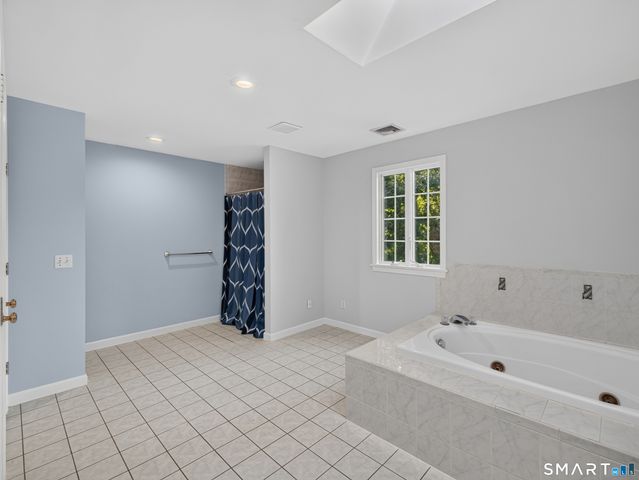 39 Cardinal Road, East Lyme, CT 06333