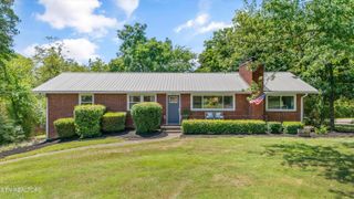301 NW Portsmouth Rd, Knoxville, TN 37909