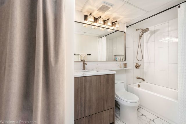 3222 Sanders Road 3D, Northbrook, IL 60062