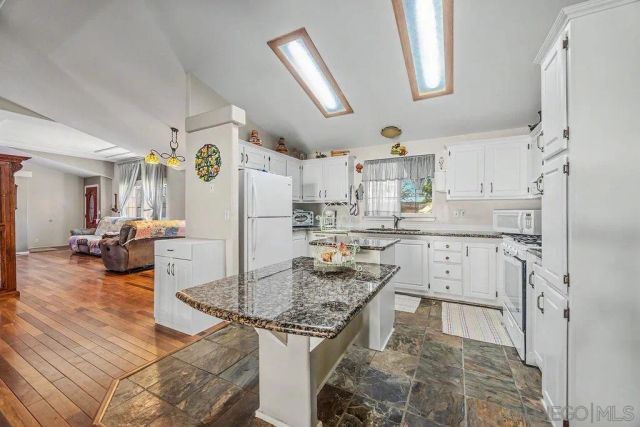38748 Via Cantata, Temecula, CA 92592