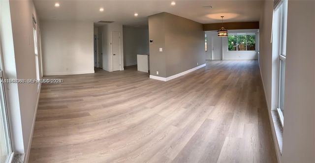 227 SE 7th St, Dania Beach, FL 33004