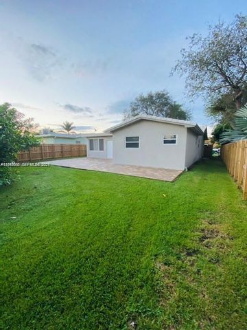 227 SE 7th St, Dania Beach, FL 33004