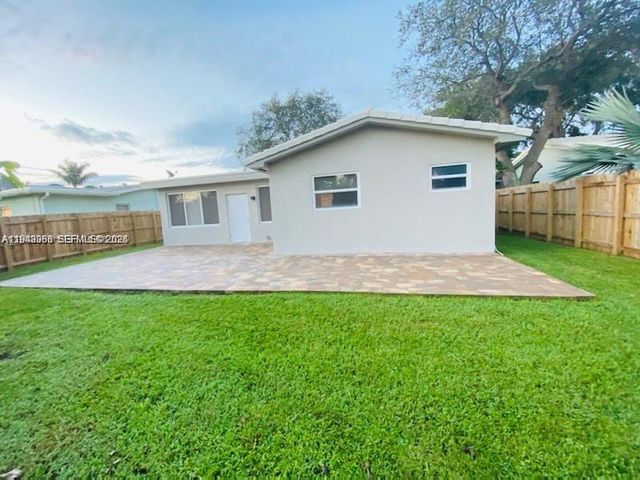 227 SE 7th St, Dania Beach, FL 33004