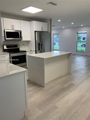 227 SE 7th St, Dania Beach, FL 33004