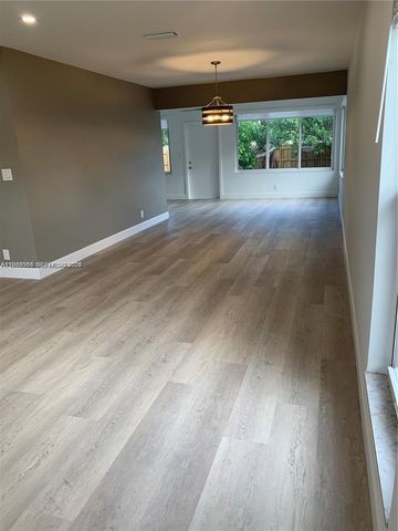 227 SE 7th St, Dania Beach, FL 33004