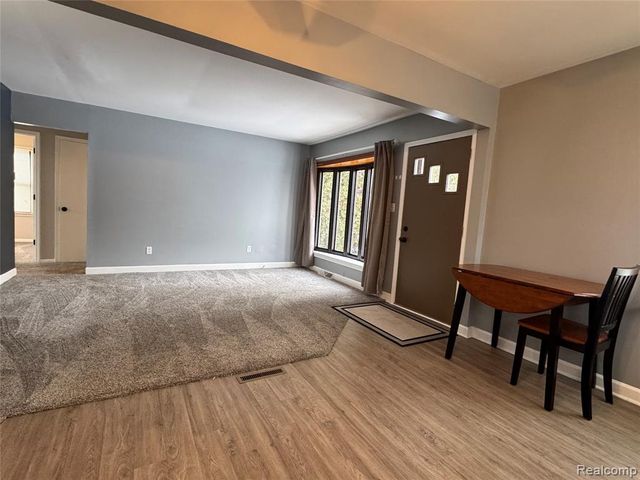 17204 Park Lane, Fraser, MI 48026