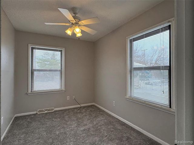 17204 Park Lane, Fraser, MI 48026