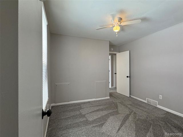 17204 Park Lane, Fraser, MI 48026