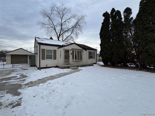 17204 Park Lane, Fraser, MI 48026