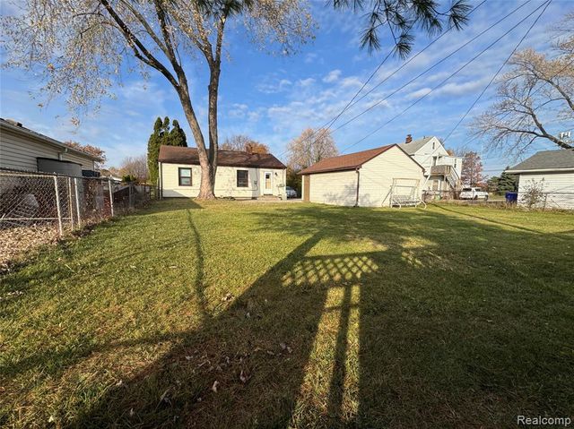 17204 Park Lane, Fraser, MI 48026