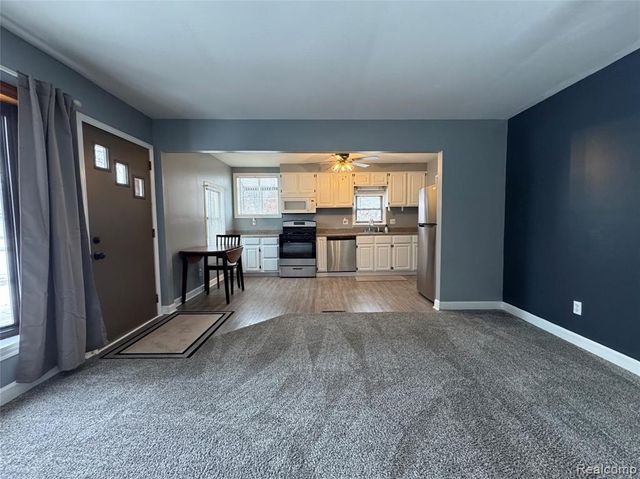 17204 Park Lane, Fraser, MI 48026