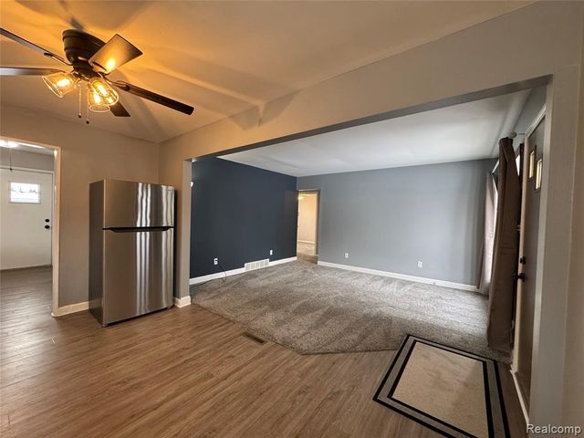 17204 Park Lane, Fraser, MI 48026