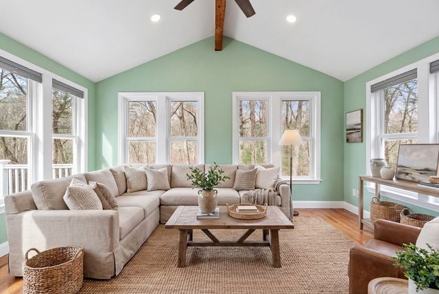 20 Meadowview Road, Georgetown, MA 01833