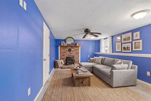 20 Meadowview Road, Georgetown, MA 01833