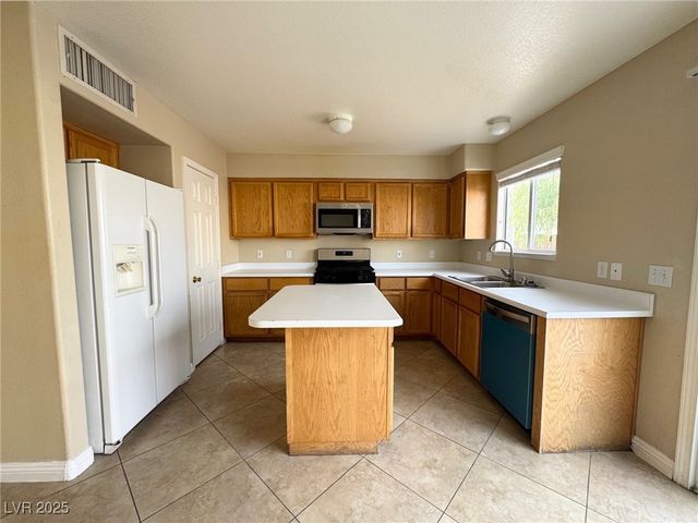 1066 Eagle Owl Avenue, Henderson, NV 89015