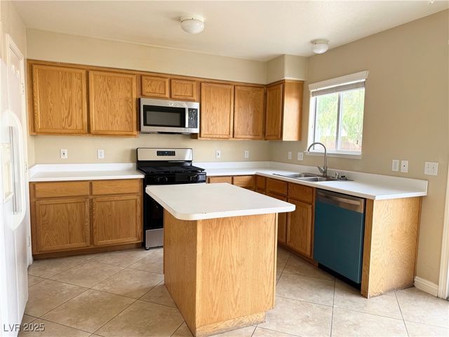 1066 Eagle Owl Avenue, Henderson, NV 89015