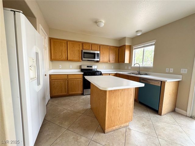 1066 Eagle Owl Avenue, Henderson, NV 89015