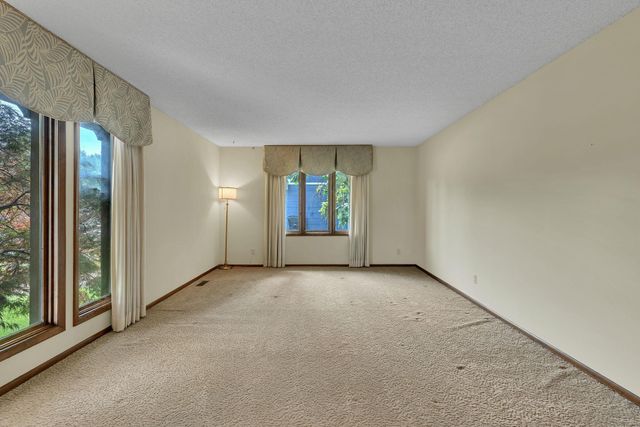 1557 N Caddy Ln, Wichita, KS 67212