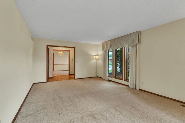 1557 N Caddy Ln, Wichita, KS 67212