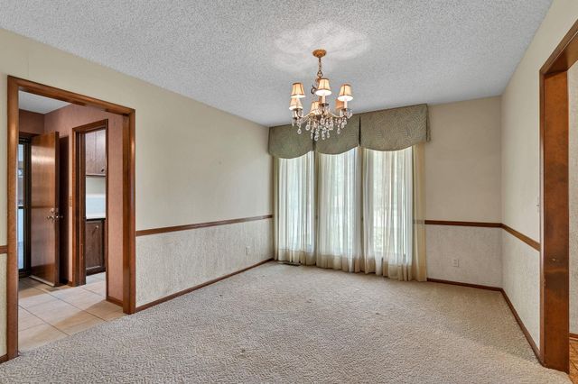 1557 N Caddy Ln, Wichita, KS 67212