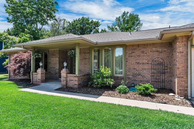 1557 N Caddy Ln, Wichita, KS 67212