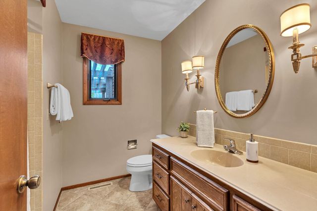 1557 N Caddy Ln, Wichita, KS 67212