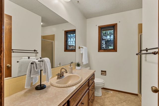 1557 N Caddy Ln, Wichita, KS 67212