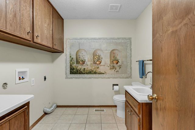 1557 N Caddy Ln, Wichita, KS 67212