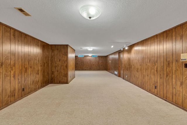1557 N Caddy Ln, Wichita, KS 67212