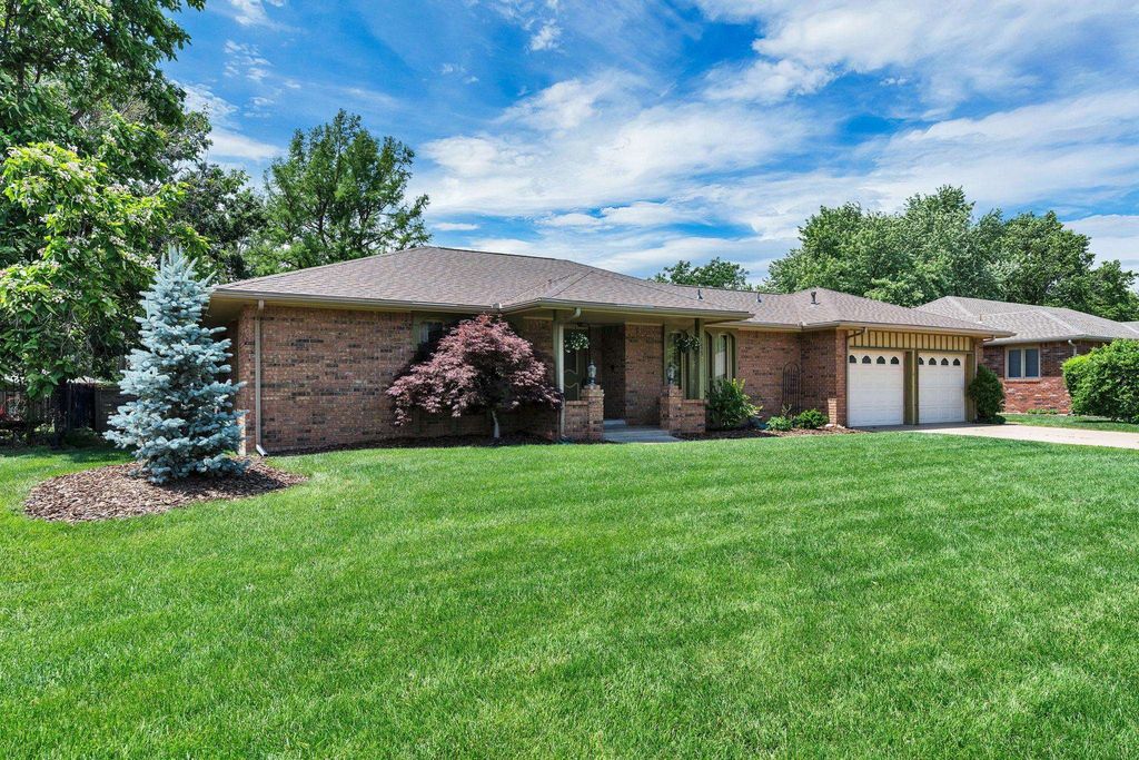 1557 N Caddy Ln, Wichita, KS 67212