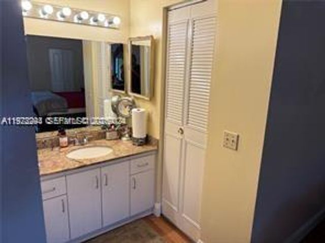 3571 Inverrary Drive 408, Lauderhill, FL 33319