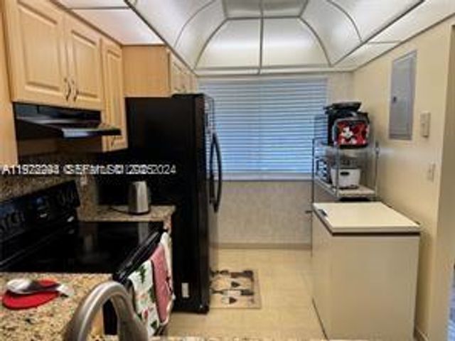 3571 Inverrary Drive 408, Lauderhill, FL 33319