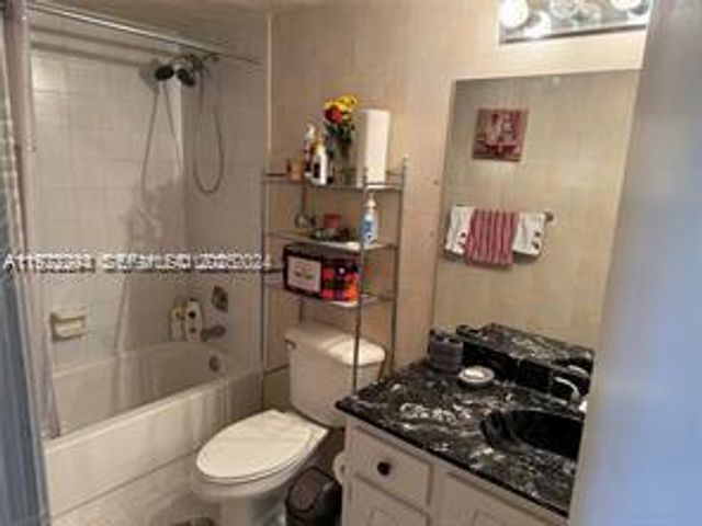 3571 Inverrary Drive 408, Lauderhill, FL 33319