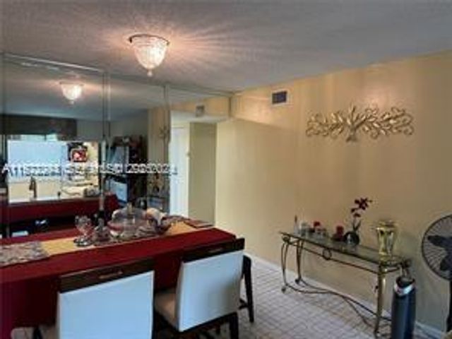 3571 Inverrary Drive 408, Lauderhill, FL 33319