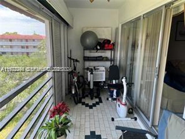 3571 Inverrary Drive 408, Lauderhill, FL 33319