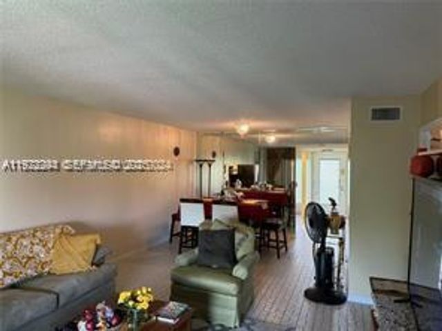 3571 Inverrary Drive 408, Lauderhill, FL 33319