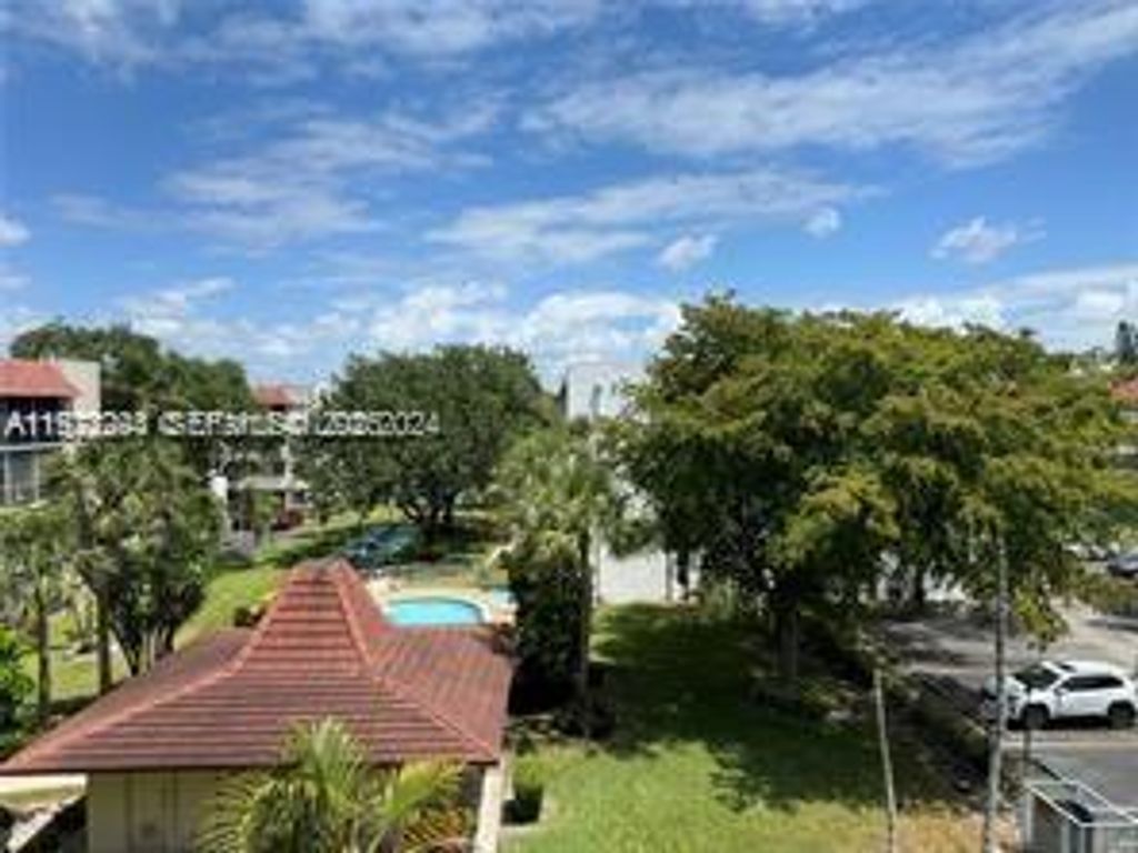3571 Inverrary Drive 408, Lauderhill, FL 33319