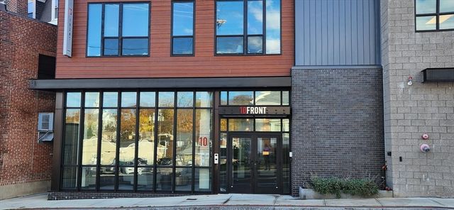 10 Front 305, Weymouth, MA 02188