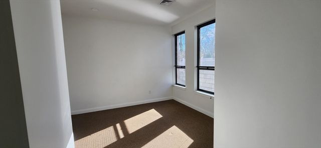 10 Front 305, Weymouth, MA 02188